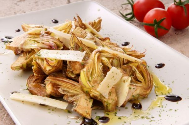 Carciofi saltati con aceto balsamico e scaglie di parmigiano