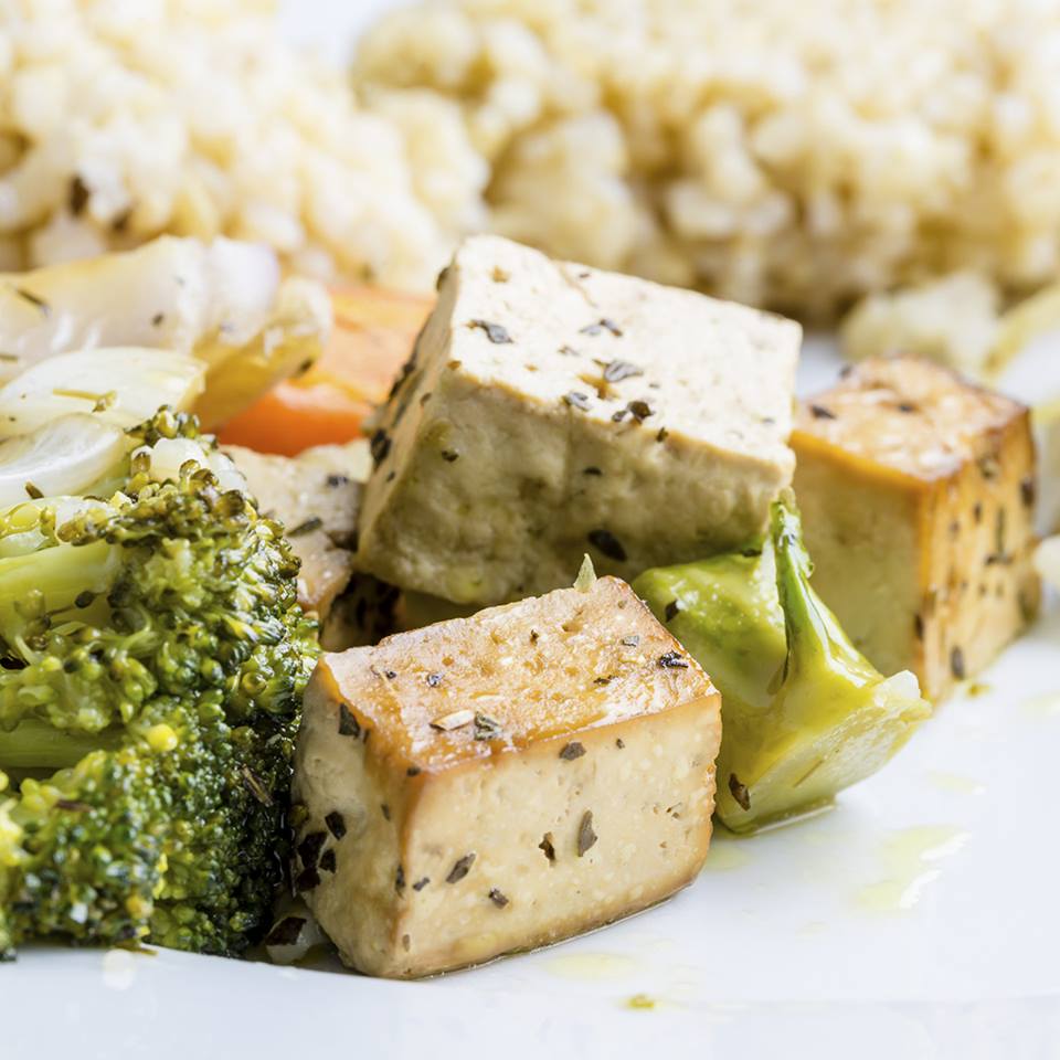 Tofu al forno con verdure