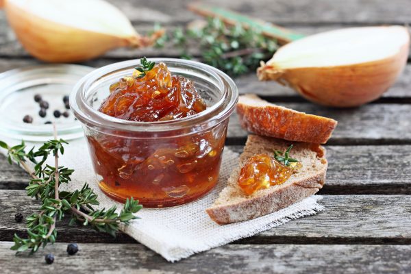 Marmellata di cipolle dorate